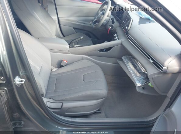 KMHLL4DG0RU840915 2024 HYUNDAI ELANTRA Серый Вид салона спереди
