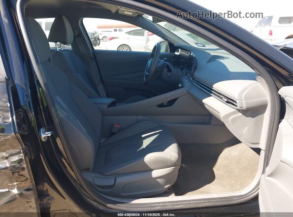 KMHLS4AG8PU417259 2023 HYUNDAI ELANTRA Черный Вид салона спереди