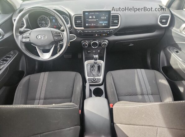 KMHRC8A31MU103475 2021 HYUNDAI VENUE Green Widok deski rozdzielczej