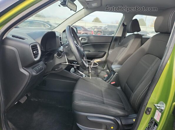KMHRC8A31MU103475 2021 HYUNDAI VENUE Green Widok wnętrza z przodu