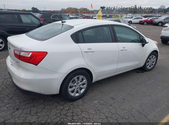 KNADM4A33H6016169 2017 KIA RIO Белый Задняя правая четверть