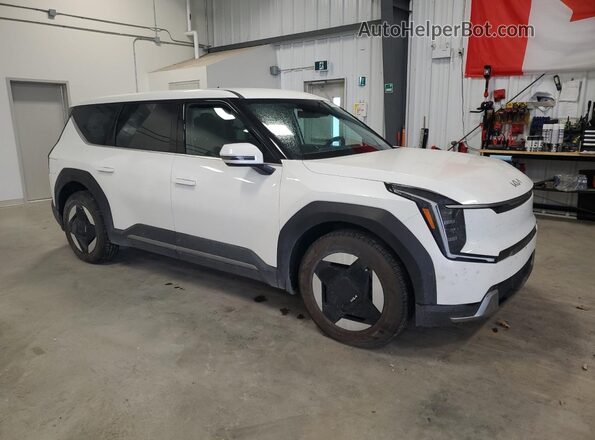 KNDAB5S19R6020016 2024 KIA EV9 Белый Передняя правая четверть