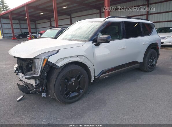 KNDAEFS53R6027916 2024 KIA EV9 Серый Передняя левая четверть