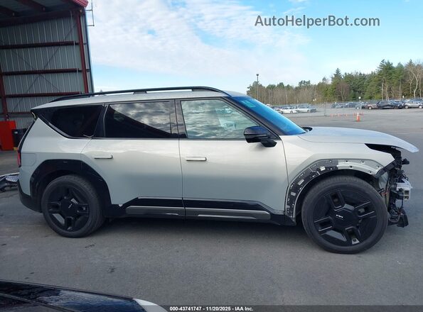 KNDAEFS53R6027916 2024 KIA EV9 Серый Панорамный вид салона 360°