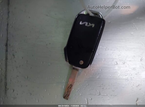 KNDCB3LC7N5510144 2022 KIA NIRO Черный Вид панели приборов