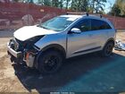 2018 Kia Niro Plug-in Hybrid Ex Premium Silver vin: KNDCC3LD2J5203318