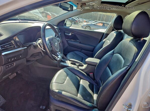 KNDCC3LD9L5387742 2020 KIA NIRO Белый Вид салона спереди