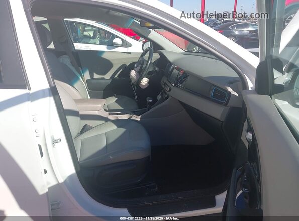 KNDCD3LD4K5265821 2019 KIA NIRO PLUG-IN HYBRID White Front interior view