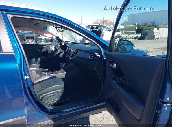 KNDCE3LC3J5153868 2018 KIA NIRO Синий Вид салона спереди
