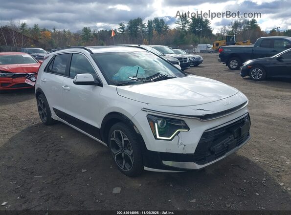 KNDCR3LE6P5049521 2023 KIA NIRO Белый Вид задней части салона