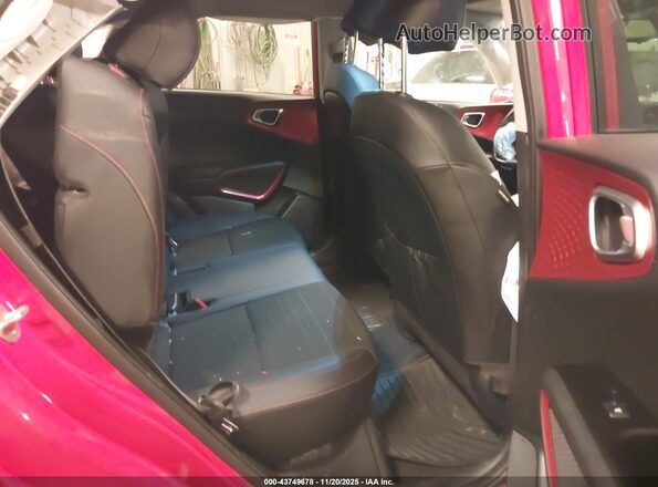 KNDJ53AF6N7186717 2022 KIA SOUL Red Vista de la etiqueta del VIN