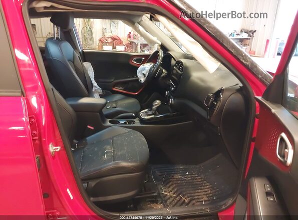 KNDJ53AF6N7186717 2022 KIA SOUL Red Vista interior delantera