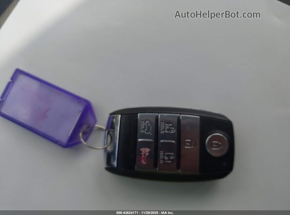 KNDMB5C18J6359981 2018 KIA SEDONA White Widok deski rozdzielczej