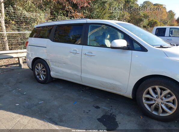 KNDMB5C19L6577883 2020 KIA SEDONA White Front view