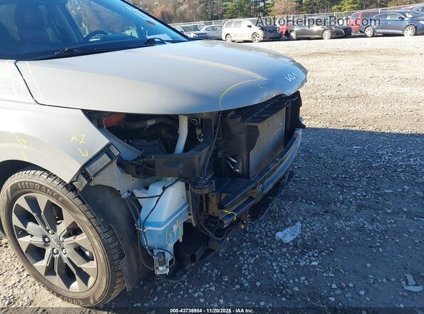 KNDNE5H36P6270635 2023 KIA CARNIVAL MPV Gray Widok z przodu