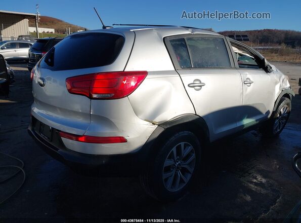 KNDPB3AC2G7811268 2016 KIA SPORTAGE Silver Trasero derecho