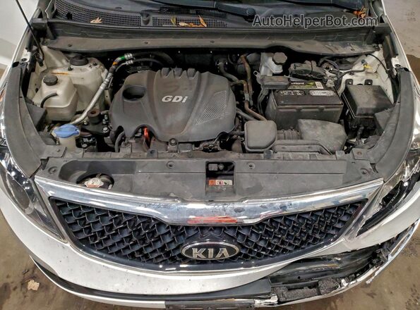KNDPBCAC8G7868641 2016 KIA SPORTAGE White Widok komory silnika