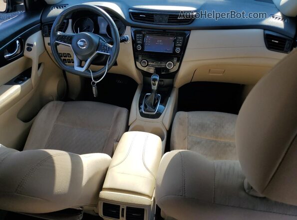 KNMAT2MV2HP569657 2017 NISSAN ROGUE Черный Вид панели приборов