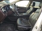 2018 Buick Envision Essence Белый vin: LRBFX1SA0JD007024