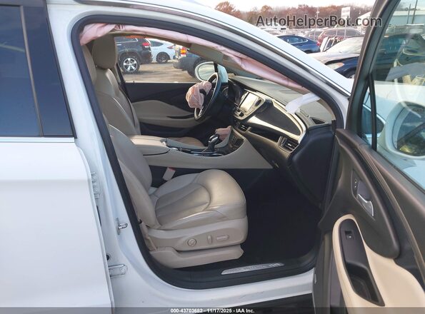 LRBFX3SX7JD027450 2018 BUICK ENVISION Белый Вид салона спереди