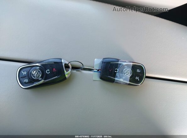 LRBFX3SX7JD027450 2018 BUICK ENVISION Белый Вид панели приборов
