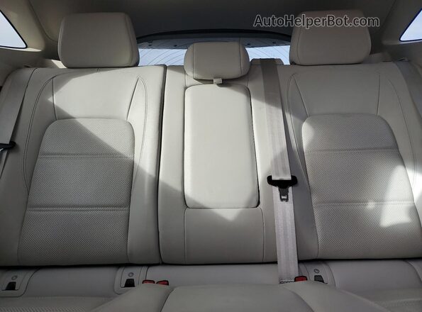SADFP2FX8K1Z43566 2019 JAGUAR E-PACE Red Widok tylnych siedzeń
