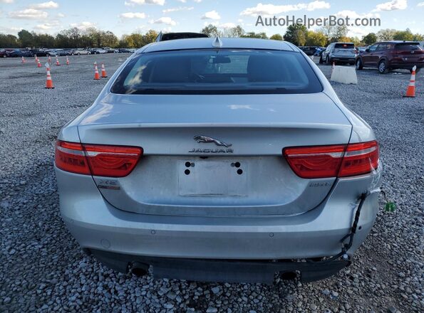 SAJAD4FX7JCP34432 2018 JAGUAR XF Silver Widok z tyłu
