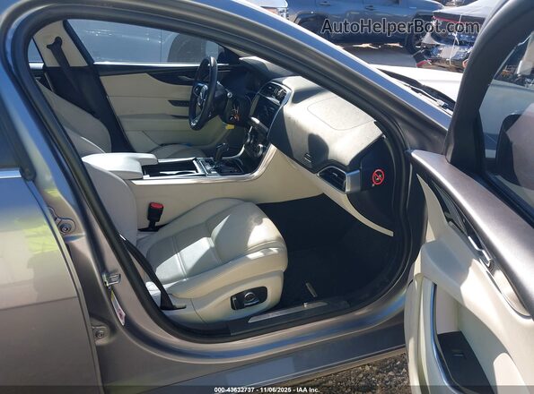 SAJAE4FX4LCP56016 2020 JAGUAR XF Gray Widok wnętrza z przodu