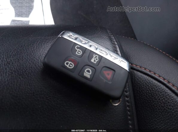 SAJAK4FX5KCP48255 2019 JAGUAR XF Серый Вид панели приборов