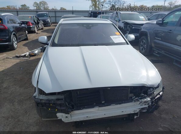 SAJAR4FX6KCP49913 2019 JAGUAR XF Белый Вид задней части салона