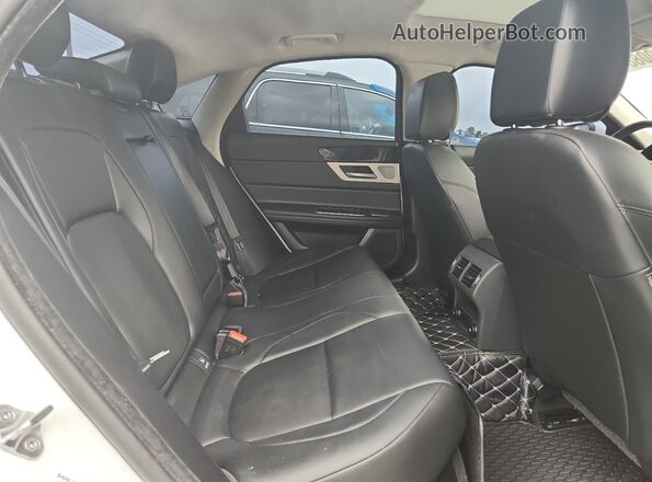 SAJBD4FX7LCY84676 2020 JAGUAR XF Белый Вид задних сидений