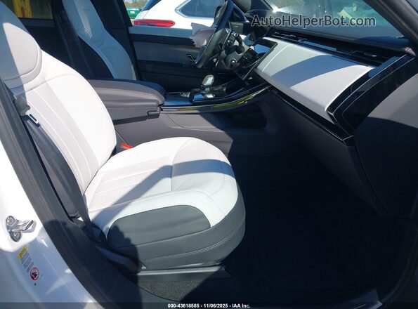 SAL1L9FU8SA476982 2025 LAND ROVER RANGE ROVER SPORT Белый Вид салона спереди