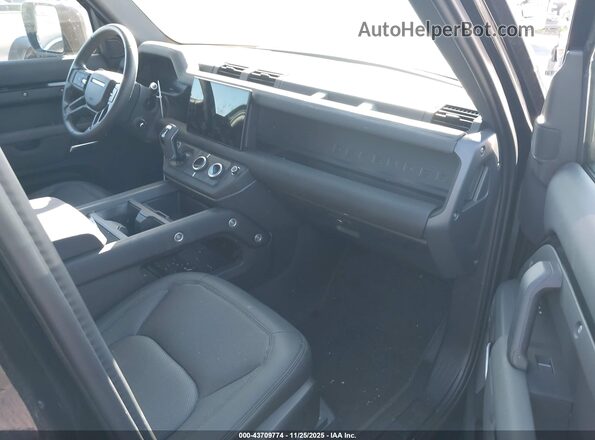 SALEJ7EX1S2387367 2025 LAND ROVER DEFENDER Черный Вид салона спереди