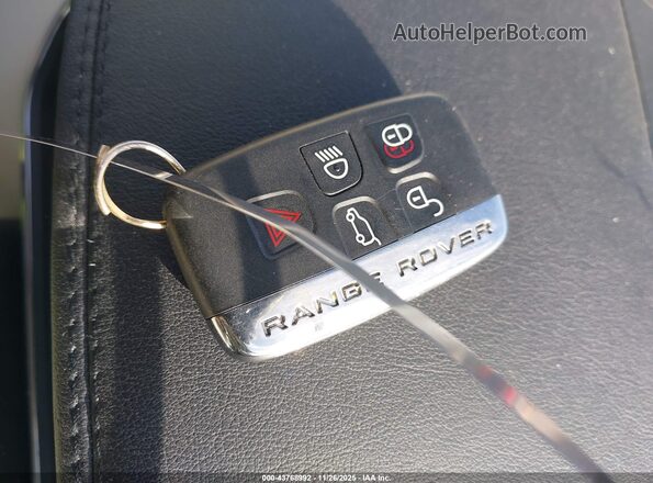 SALGS2VFXGA257049 2016 LAND ROVER RANGE ROVER White Dashboard view