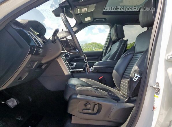 SALRT2RV1JA058759 2018 LAND ROVER DISCOVERY Белый Вид салона спереди