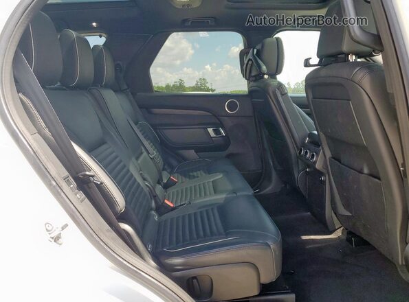 SALRT2RV1JA058759 2018 LAND ROVER DISCOVERY Белый Вид задней части салона