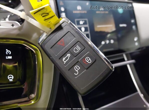 SALYL2EX8TA824654 2026 LAND ROVER RANGE ROVER VELAR Черный Вид панели приборов