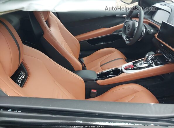 SCCLEKMX0RHA45053 2024 LOTUS EMIRA Dark Blue Widok naklejki z numerem VIN