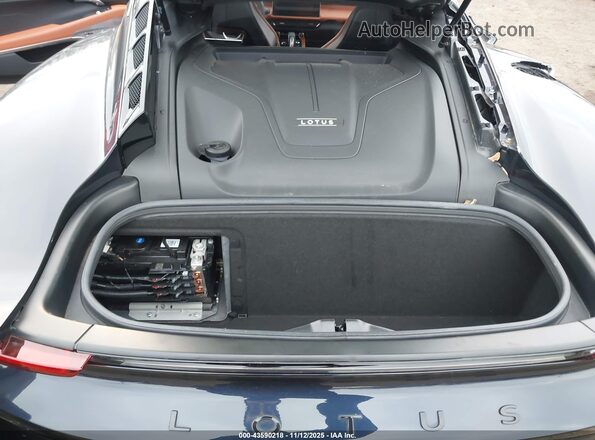 SCCLEKMX0RHA45053 2024 LOTUS EMIRA Dark Blue Widok z tyłu
