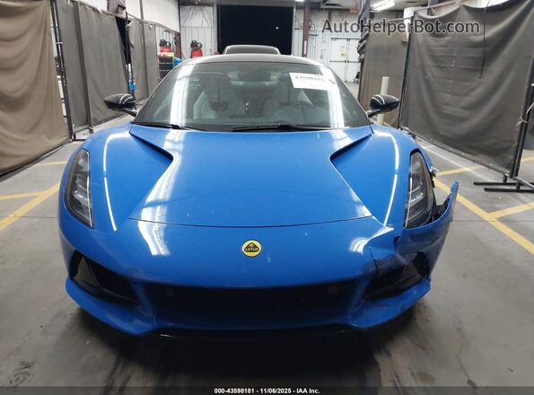 SCCLEKMX0RHA45151 2024 LOTUS EMIRA Blue Vista del salpicadero
