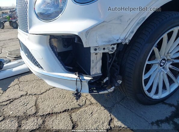 SJAAM2ZV7MC033750 2021 BENTLEY BENTAYGA White 