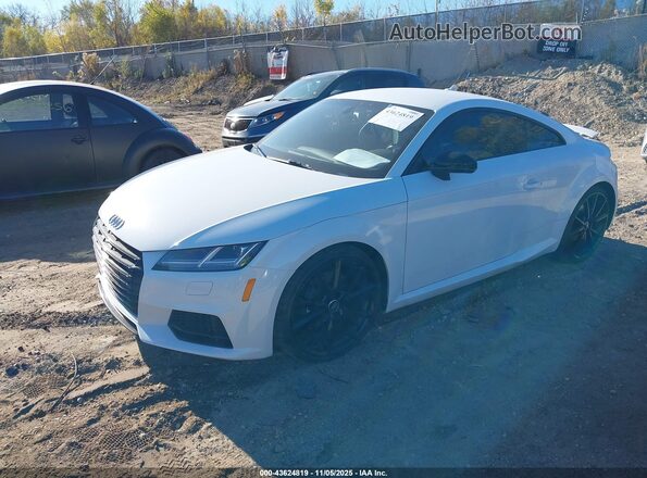 TRUC1AFV3H1018894 2017 AUDI TT White Vista tres cuartos delantera izquierda