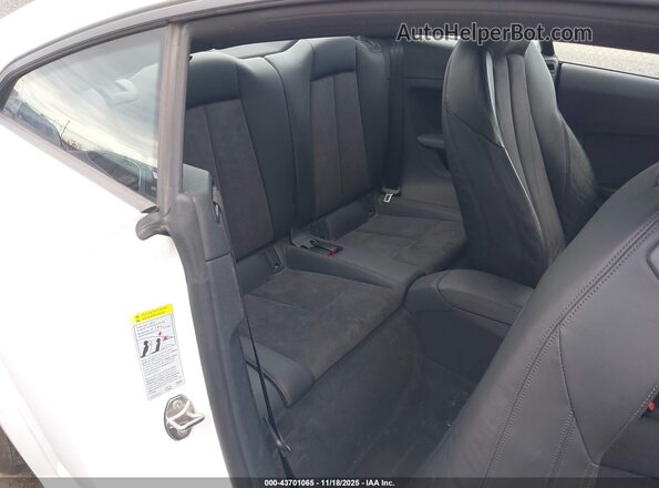 TRUC5AFV5H1011501 2017 AUDI TT White Widok naklejki z numerem VIN