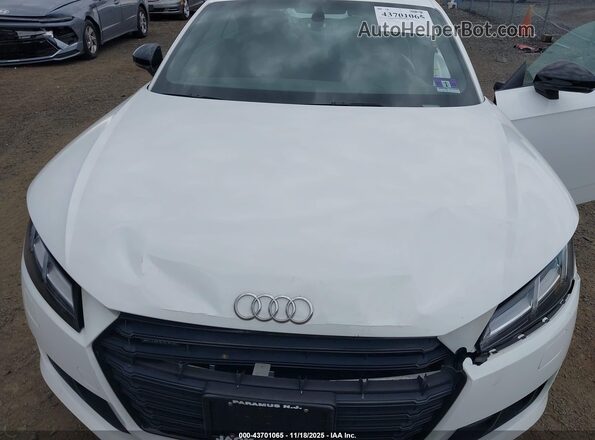 TRUC5AFV5H1011501 2017 AUDI TT White Widok z tyłu