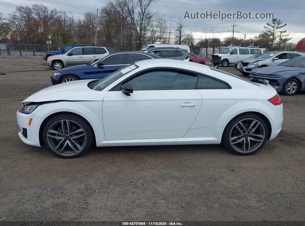 TRUC5AFV5H1011501 2017 AUDI TT White Widok wnętrza 360 stopni