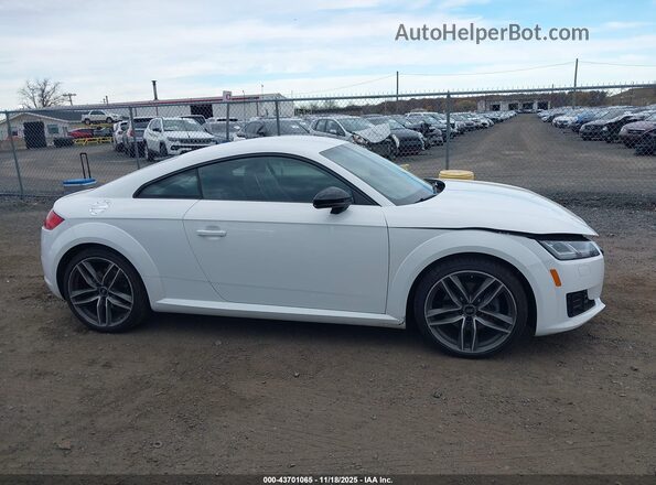 TRUC5AFV5H1011501 2017 AUDI TT White Widok wnętrza z tyłu