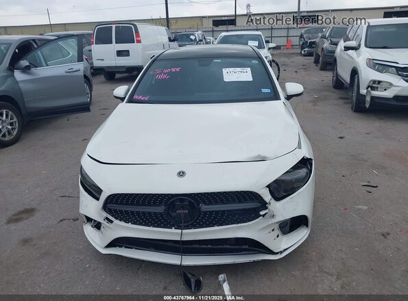 W1K3G4EB4NJ328720 2022 MERCEDES-BENZ A 220 Белый Вид щитка приборов
