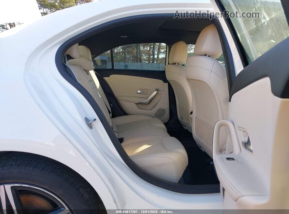 W1K3G4EB7LJ227345 2020 MERCEDES-BENZ A 220 Белый Вид наклейки с VIN-кодом