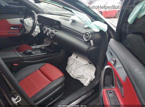 W1K3G4EB7MJ272660 2021 MERCEDES-BENZ A 220 Черный Вид салона спереди