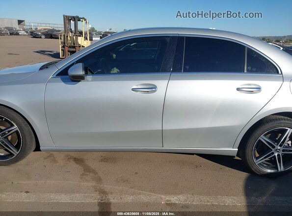 W1K3G4EB9MJ292070 2021 MERCEDES-BENZ A 220 Серебряный Панорамный вид салона 360°